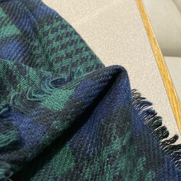 J. McLaughlin Wool Skirt Kilt Tartan Plaid Skirt Kate Middleton Style - Picture 2 of 3